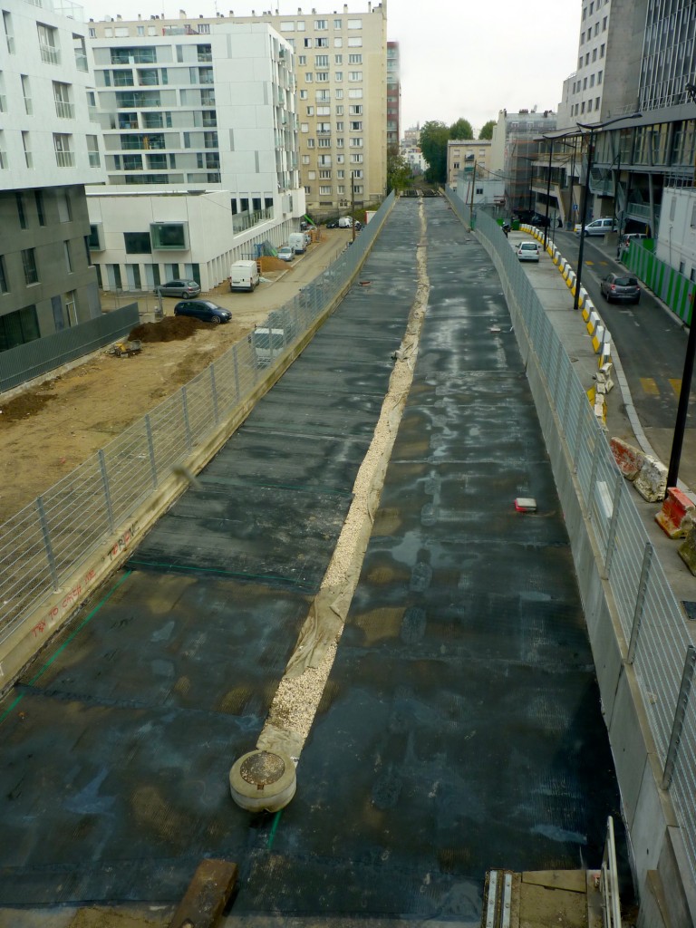 Travaux de réinstallation des voies ferrées à côté de Parc 17